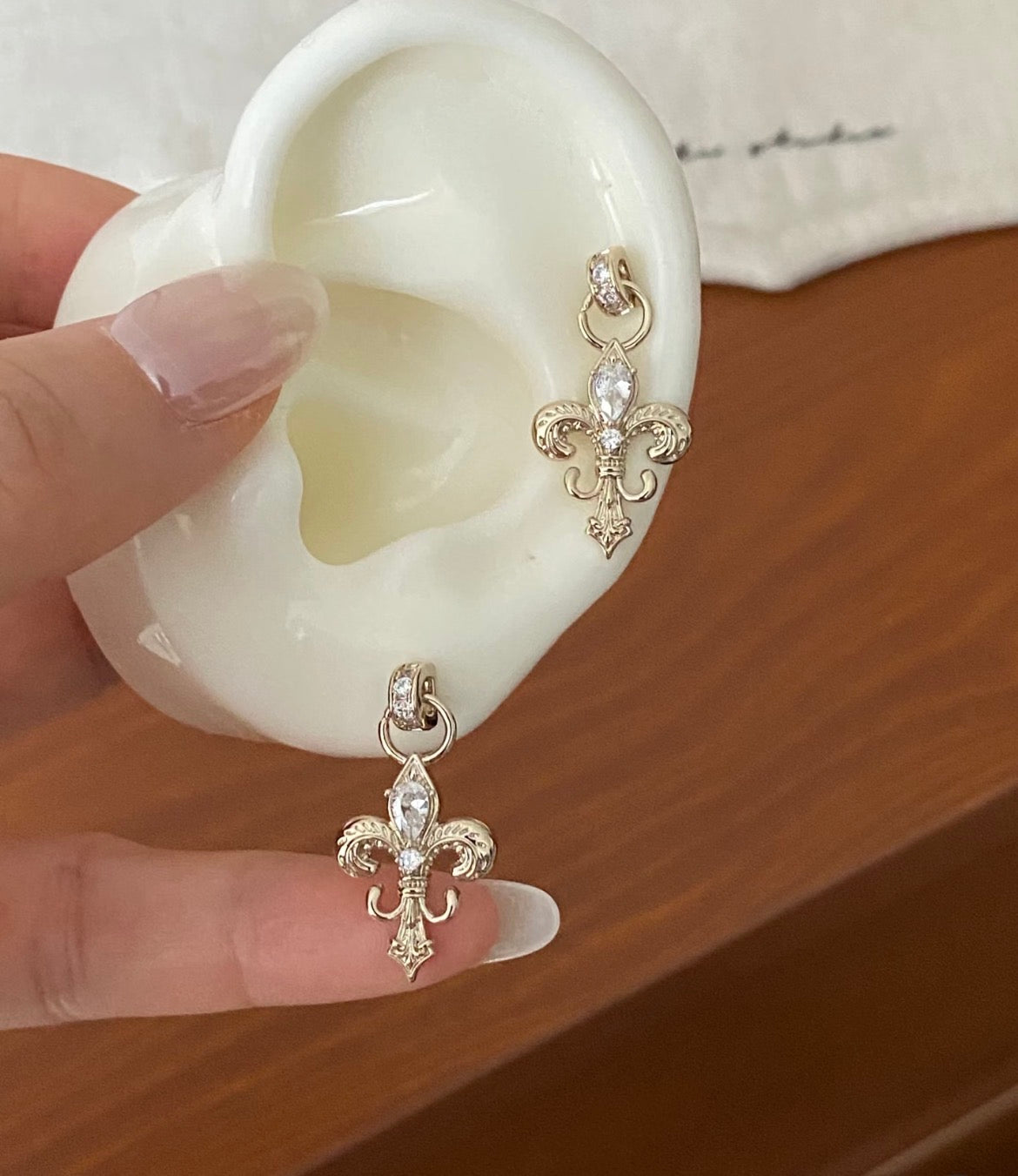 Fleur-de-Lis Earring